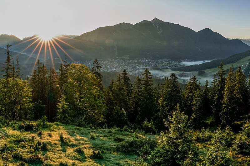 Ortsansicht Seefeld in Tirol im Sommer